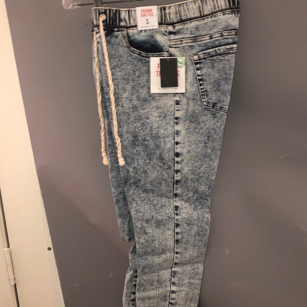 Stretched band fashion jeans